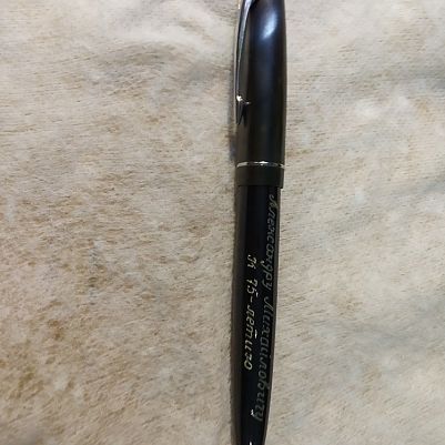 Ручная гравировка на аксессуаре-ручке